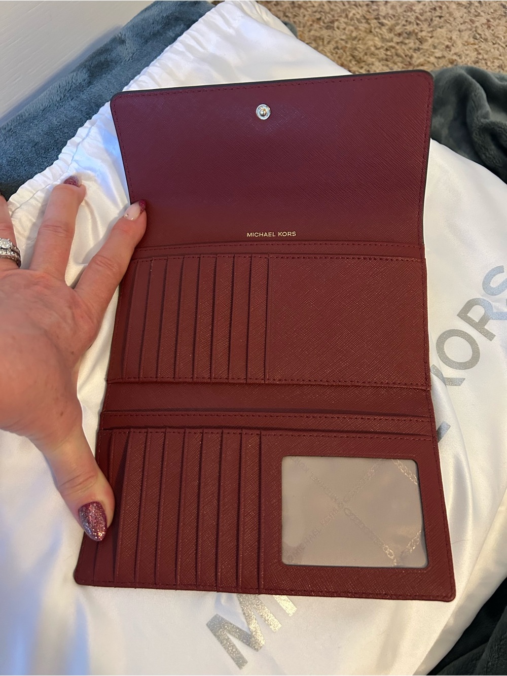 Michael Kors Nouveau Hamilton Large Bag in color Barolo with matching wallet - Picture 11 of 12